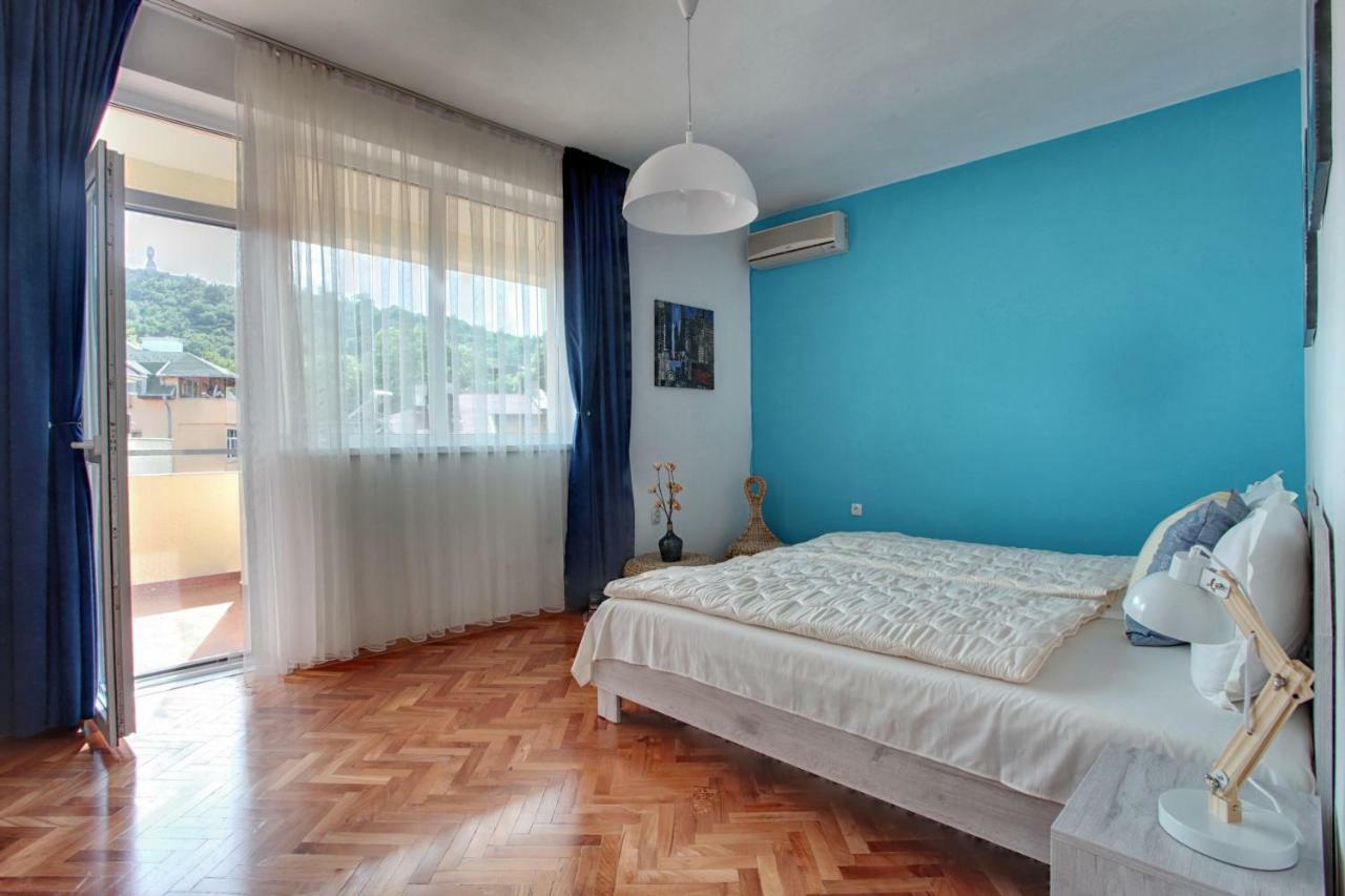 Terrace Home - Three Bedrooms City Center Plovdiv Exteriör bild