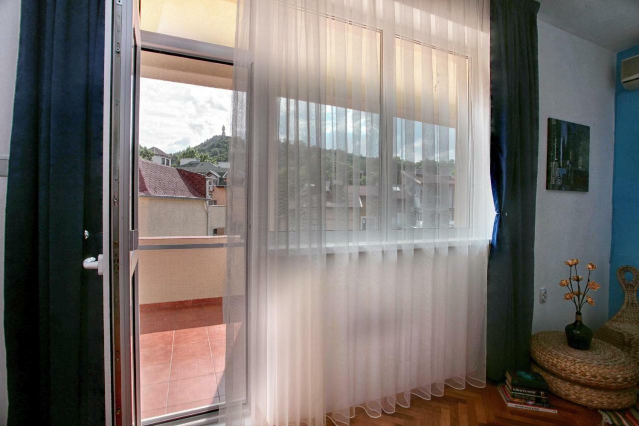 Terrace Home - Three Bedrooms City Center Plovdiv Exteriör bild