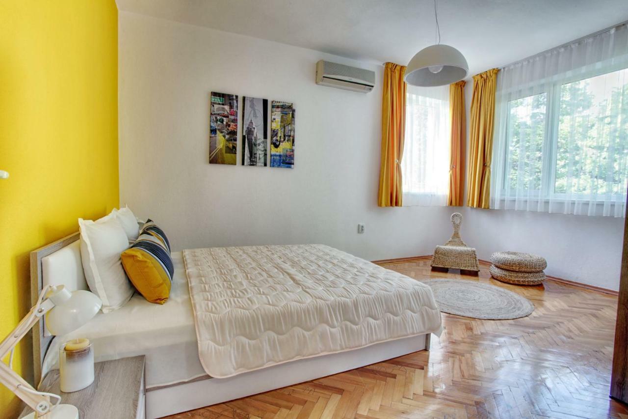 Terrace Home - Three Bedrooms City Center Plovdiv Exteriör bild