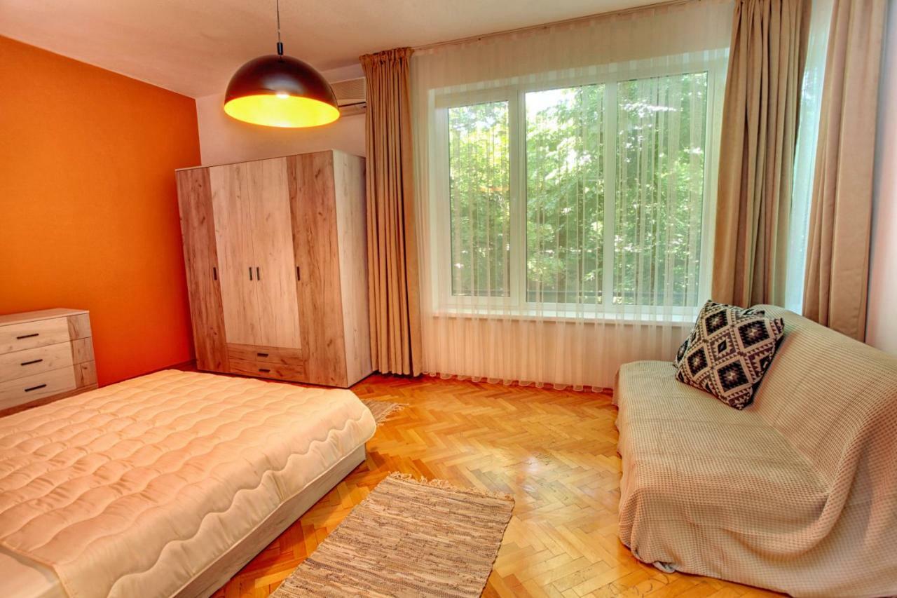 Terrace Home - Three Bedrooms City Center Plovdiv Exteriör bild